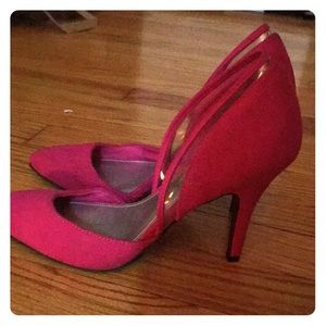Magenta Pumps